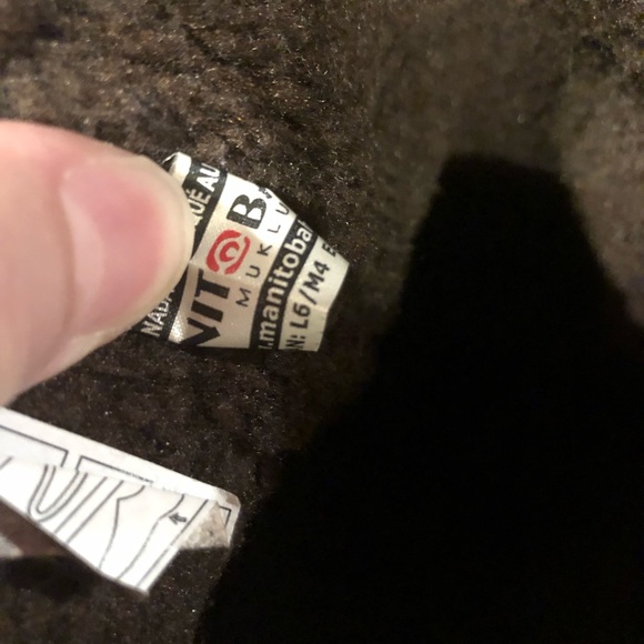 COPY - manitobah mukluks - Picture 6 of 11